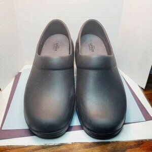 Crocs Women’s Size 9w Neria Pro II Dual Comfort Slip Resistant Work Clog Black